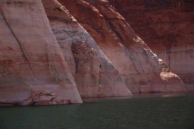 rock formations on lake powell